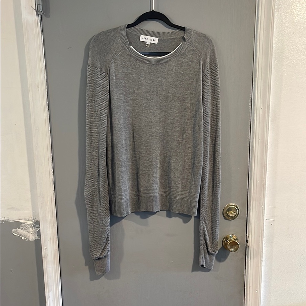 John + Jenn‎ Gray Crew Neck Sweater Lightweight Knit Size L